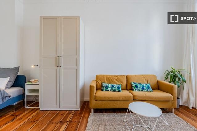 Room for rent in apartment with 1 bedroom in Moabit, Berlin