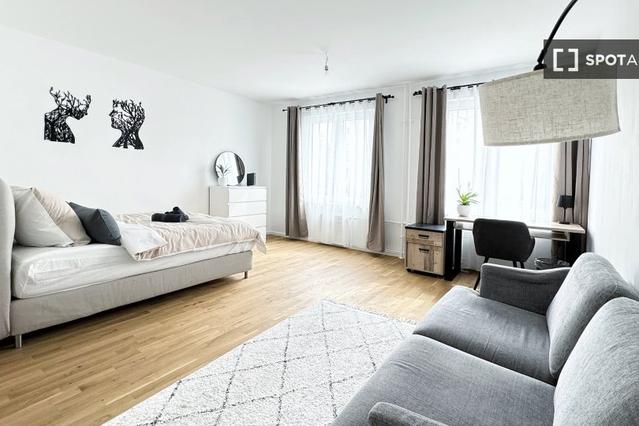 Room for rent in apartment with 4 bedrooms in Berlin