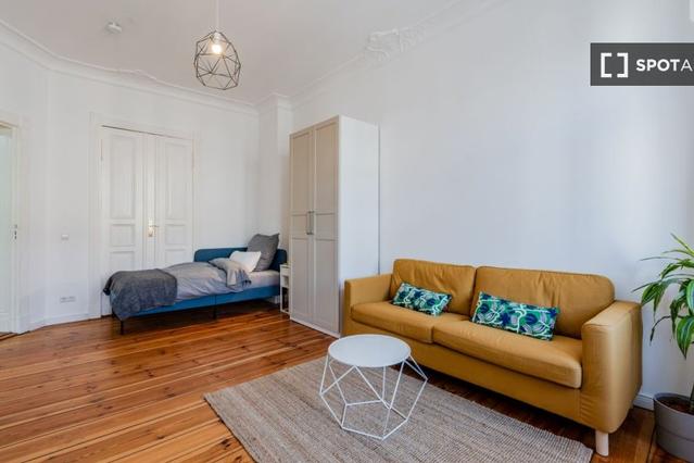 Room for rent in apartment with 1 bedroom in Moabit, Berlin