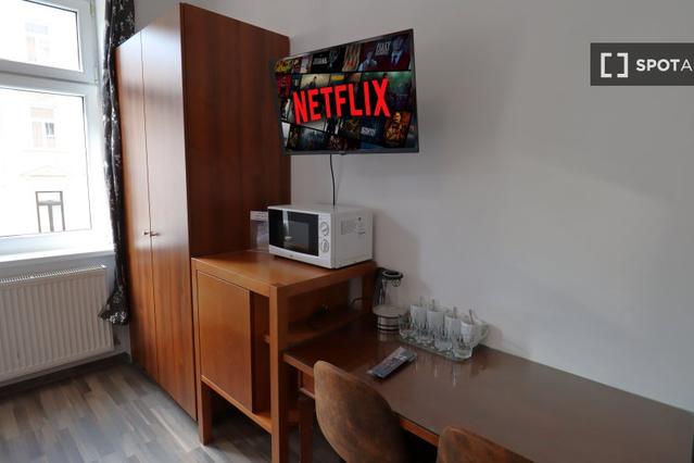 Studio in Schönbrunner Str.