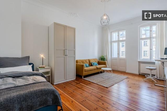 Room for rent in apartment with 1 bedroom in Moabit, Berlin