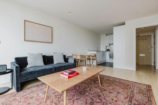 Queenstown Road, Nine Elms - 1 Bedroom - 1 Bath