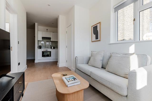South Lambeth Road, Lambeth - 1 Bedroom - 1 Bath