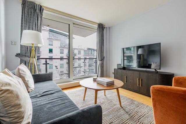 1 室户公寓 位于 Saint George Wharf