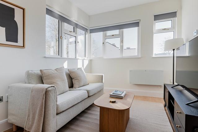 South Lambeth Road, Lambeth - 1 Bedroom - 1 Bath