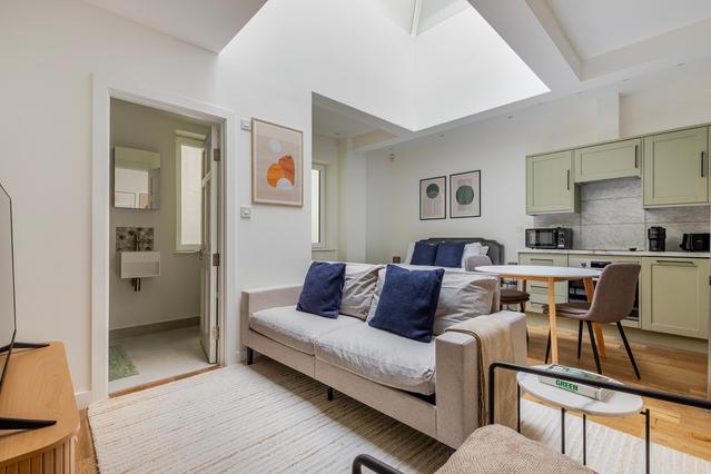Tottenham Street, Fitzrovia - Studio - 1 Bath