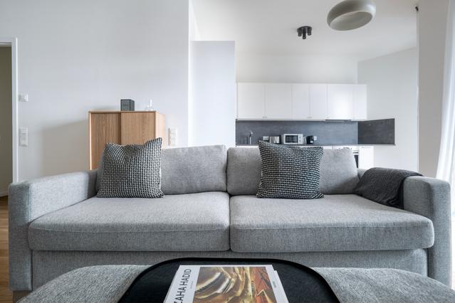 Schlesingerstraße, Charlottenburg - 3 Bedroom - 2 Bath